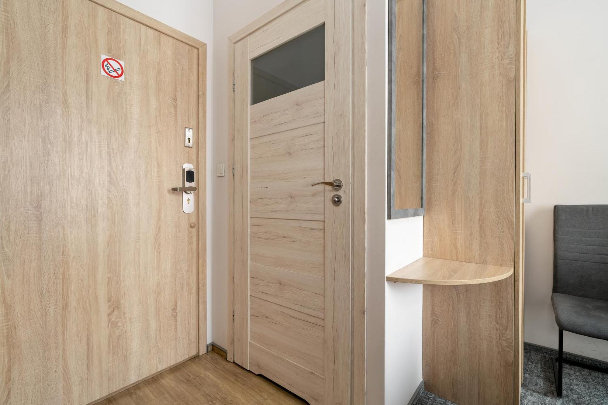 Apartment Very Berry - Glogowska 39-5 - Targowe, Self Check In 24h