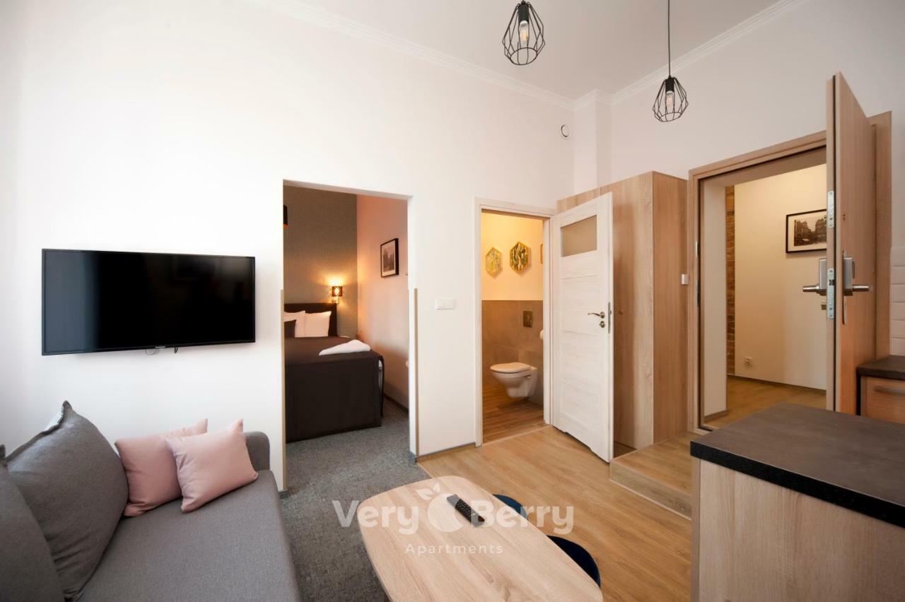Apartment Very Berry - Glogowska 39-5 - Targowe, Self Check In 24h *