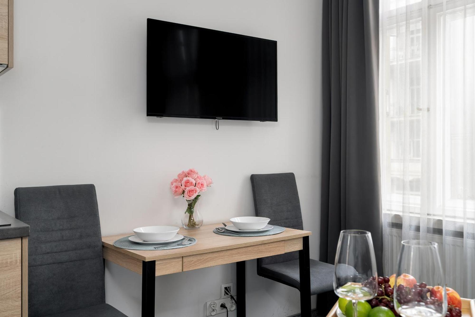 Apartment Very Berry - Glogowska 39-5 - Targowe, Self Check In 24h Poznan