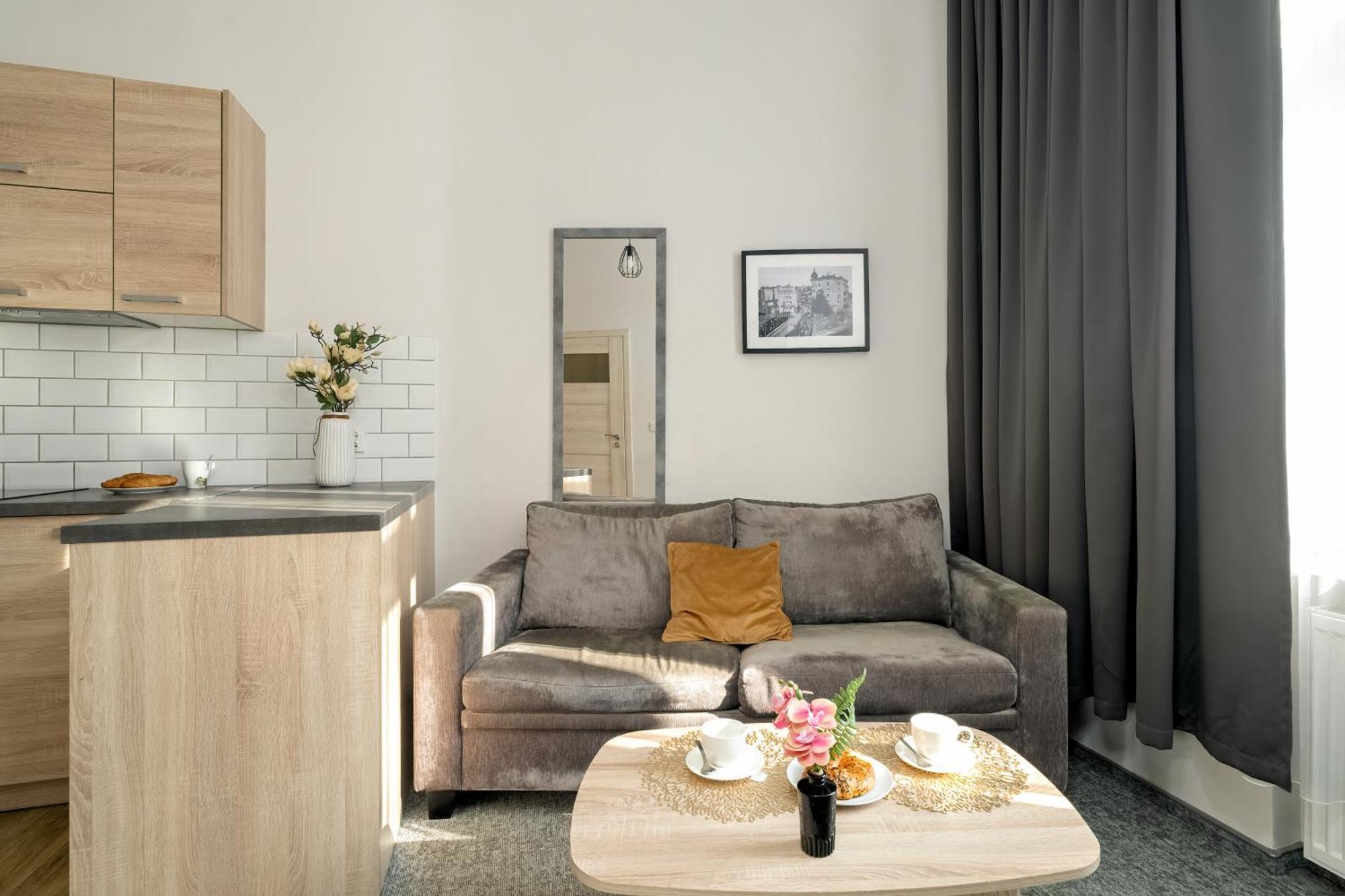 Apartment Very Berry - Glogowska 39-5 - Targowe, Self Check In 24h