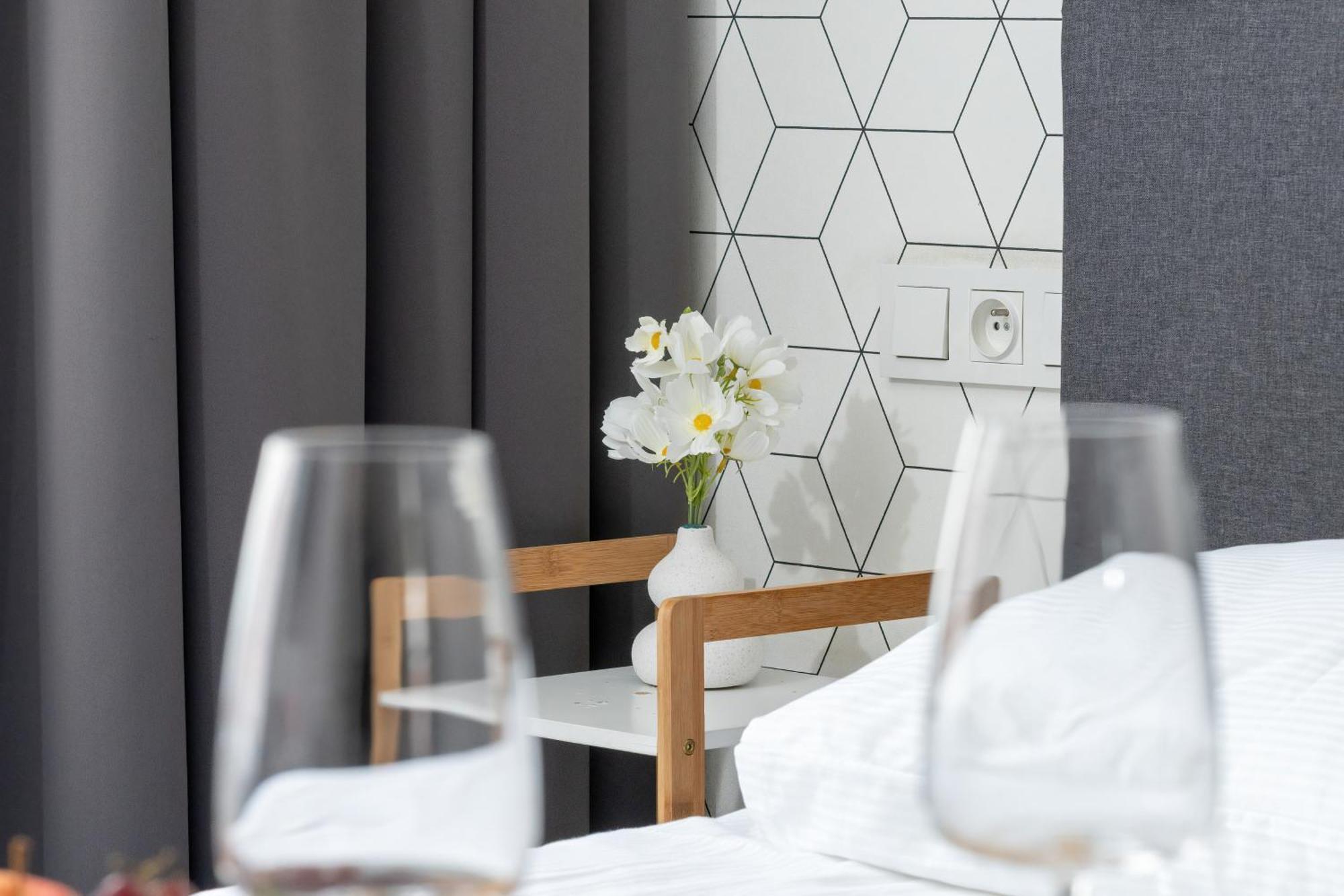 Very Berry - Glogowska 39-5 - Targowe, Self Check In 24h Apartment *
