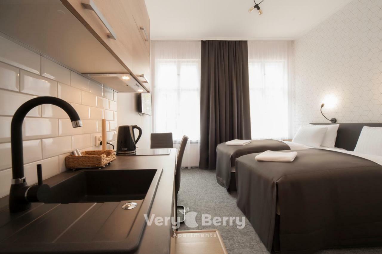 Apartment Very Berry - Glogowska 39-5 - Targowe, Self Check In 24h Poznan