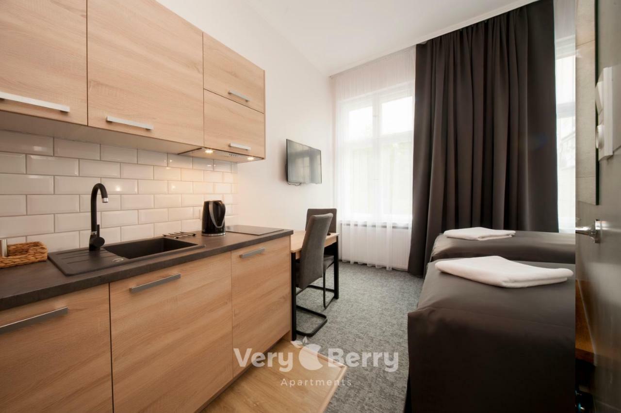 Very Berry - Glogowska 39-5 - Targowe, Self Check In 24h Poznan