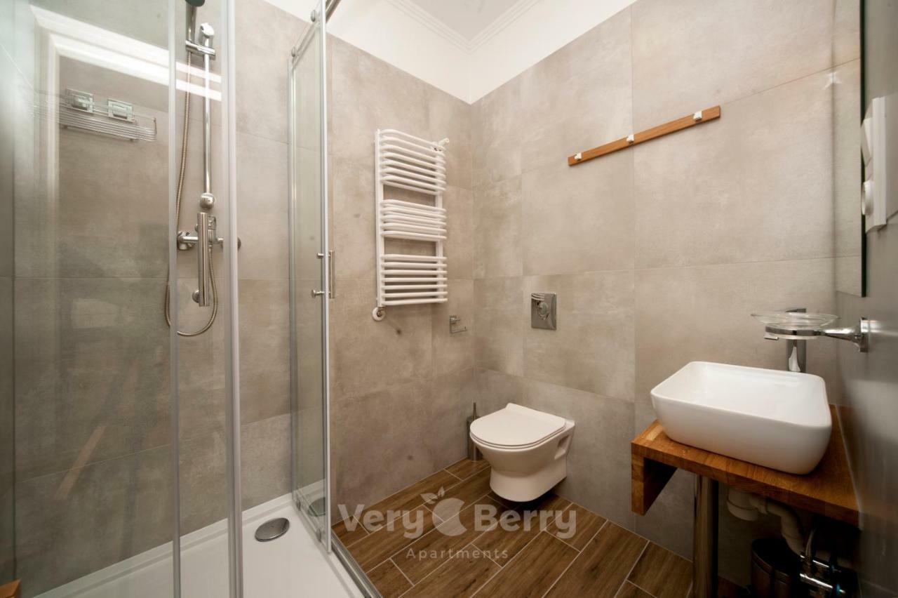 Very Berry - Glogowska 39-5 - Targowe, Self Check In 24h Apartment *