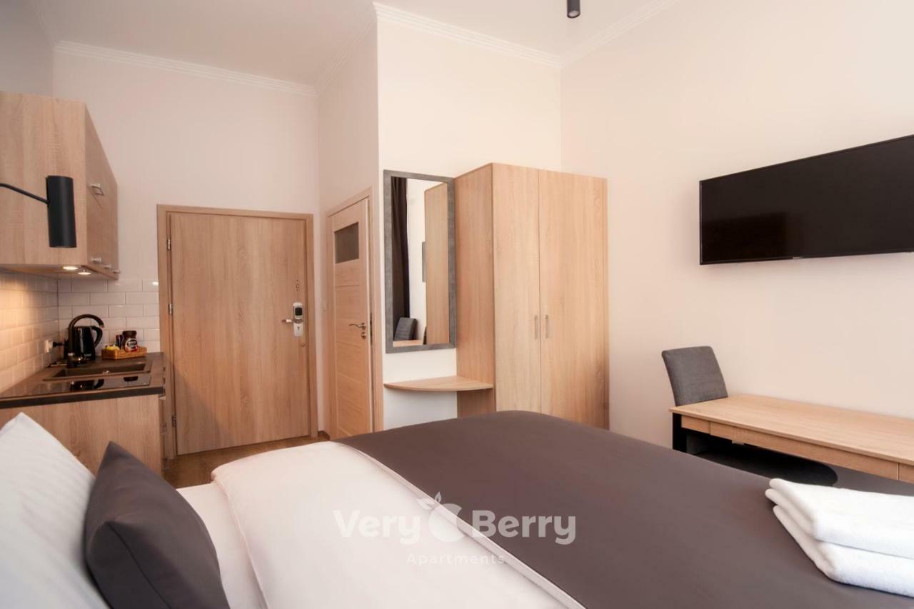 Very Berry - Glogowska 39-5 - Targowe, Self Check In 24h *