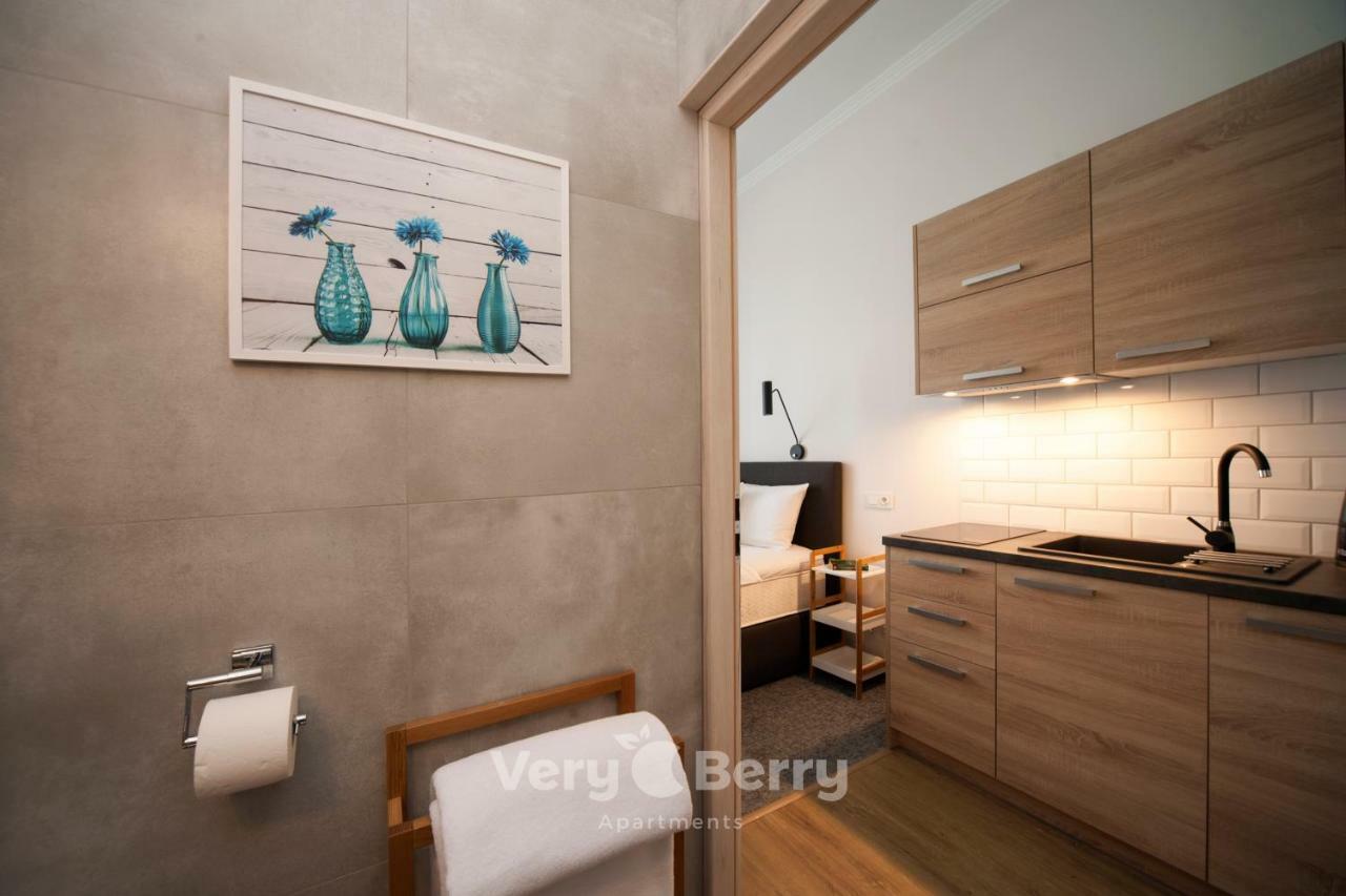 Apartment Very Berry - Glogowska 39-5 - Targowe, Self Check In 24h *