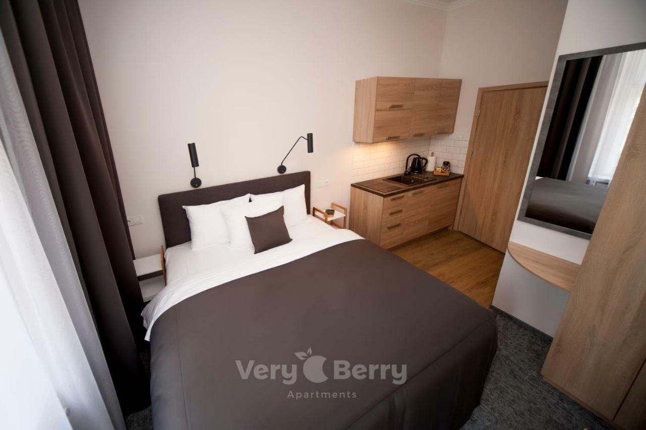 Very Berry - Glogowska 39-5 - Targowe, Self Check In 24h Apartment *
