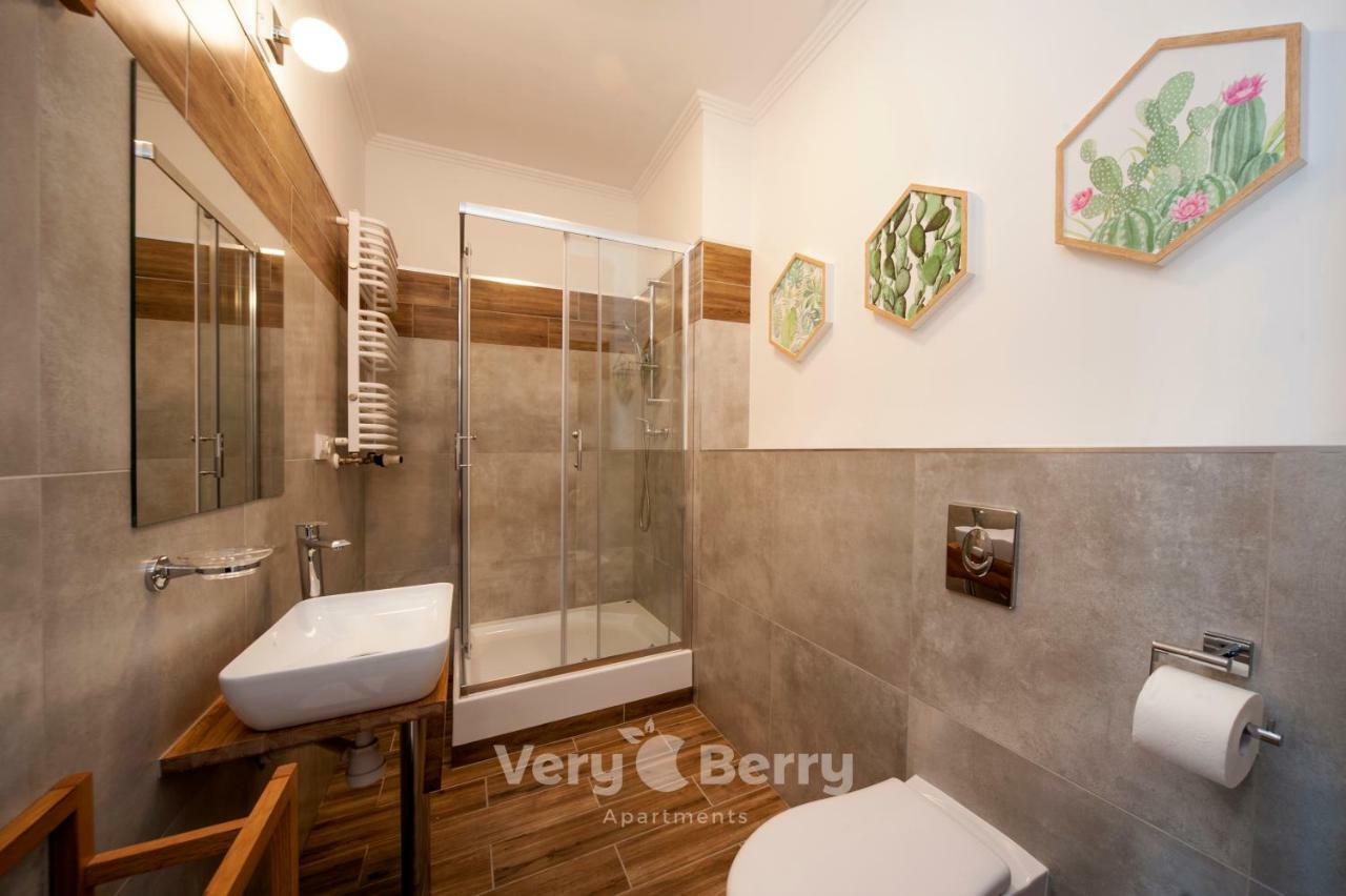 Very Berry - Glogowska 39-5 - Targowe, Self Check In 24h Apartment *