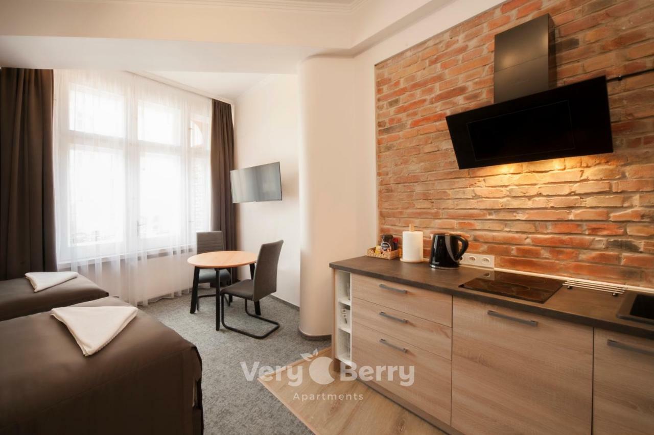 Apartment Very Berry - Glogowska 39-5 - Targowe, Self Check In 24h